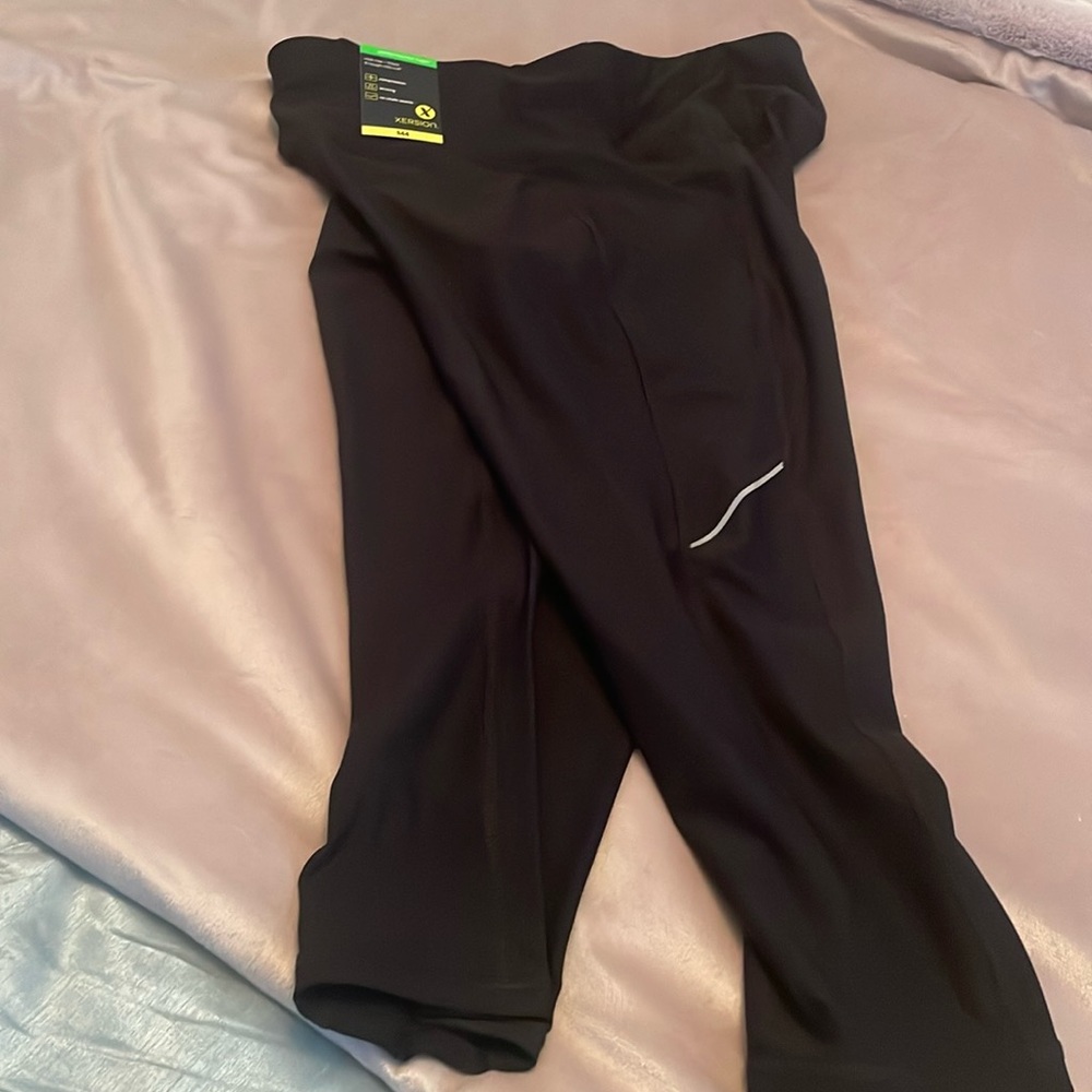 Xersion Black Active Capris